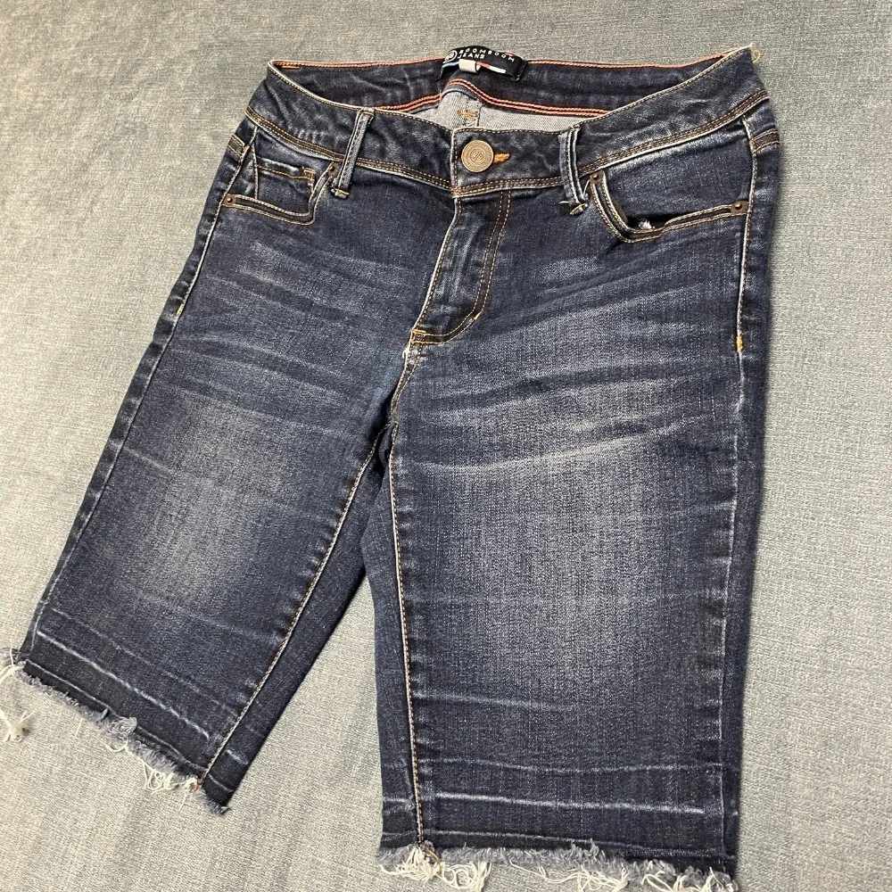 Boom Boom Jeans Bermuda Shorts Womens 28 Blue Mid Rise Medium Wash Frayed Hem